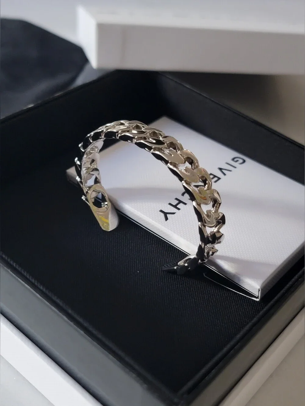 NWT Authentic Givenchy G Chain Bangle Bracelet – Silversmith Brass, Size 2